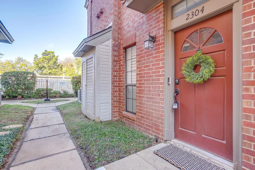 2304 Kenley Street, Fort Worth