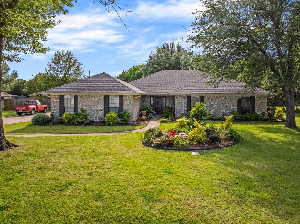 2713 Sleepy Hollow, Mount Pleasant
