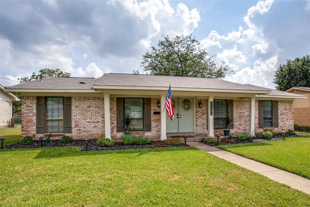 2012 Custer Parkway, Richardson