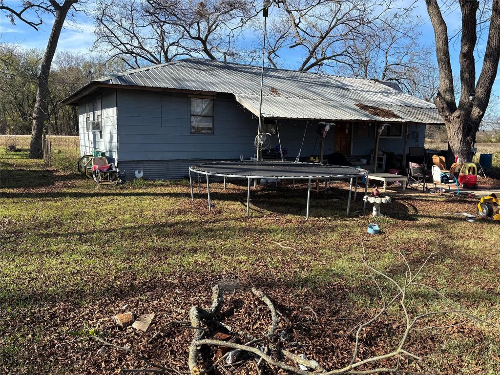 2516 Fm 1553, Bonham