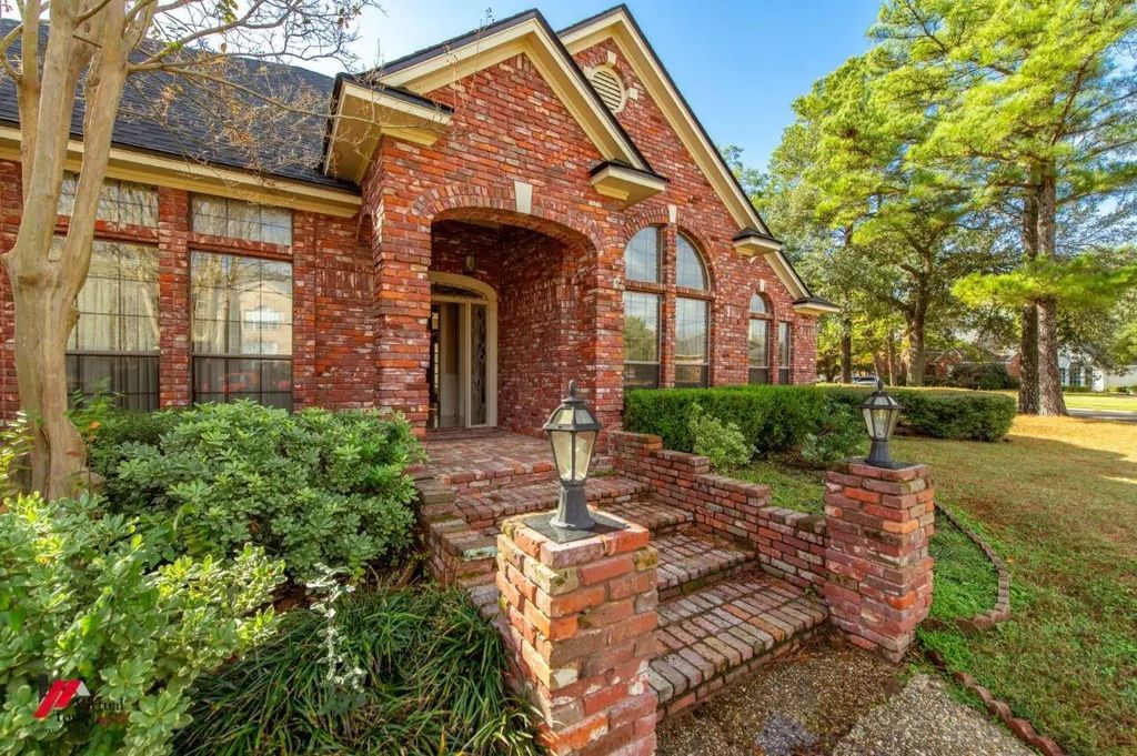 114 Sussex, Bossier City