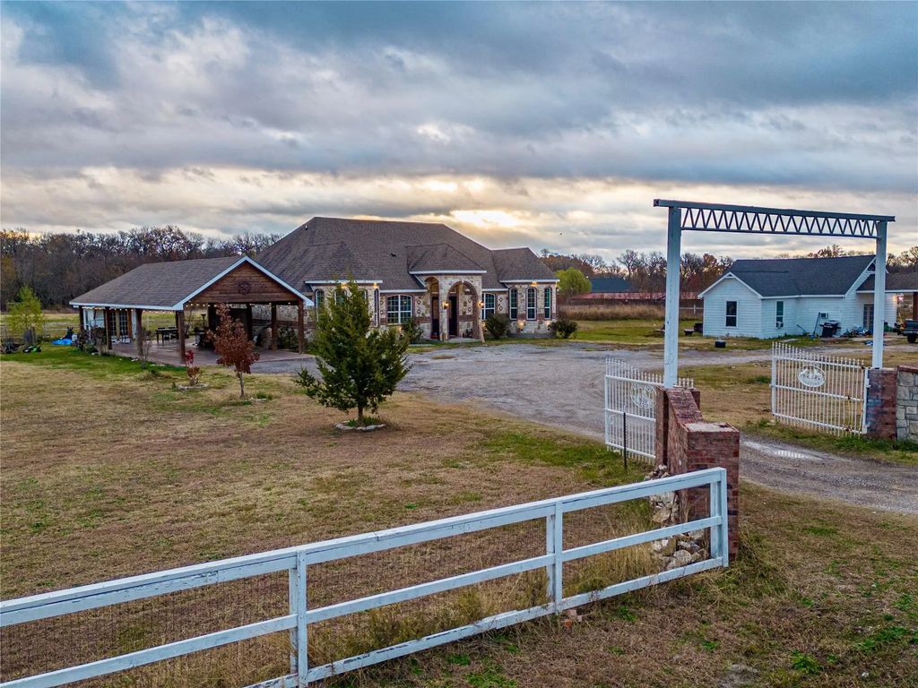 1259 Private Road 2739, Caddo Mills