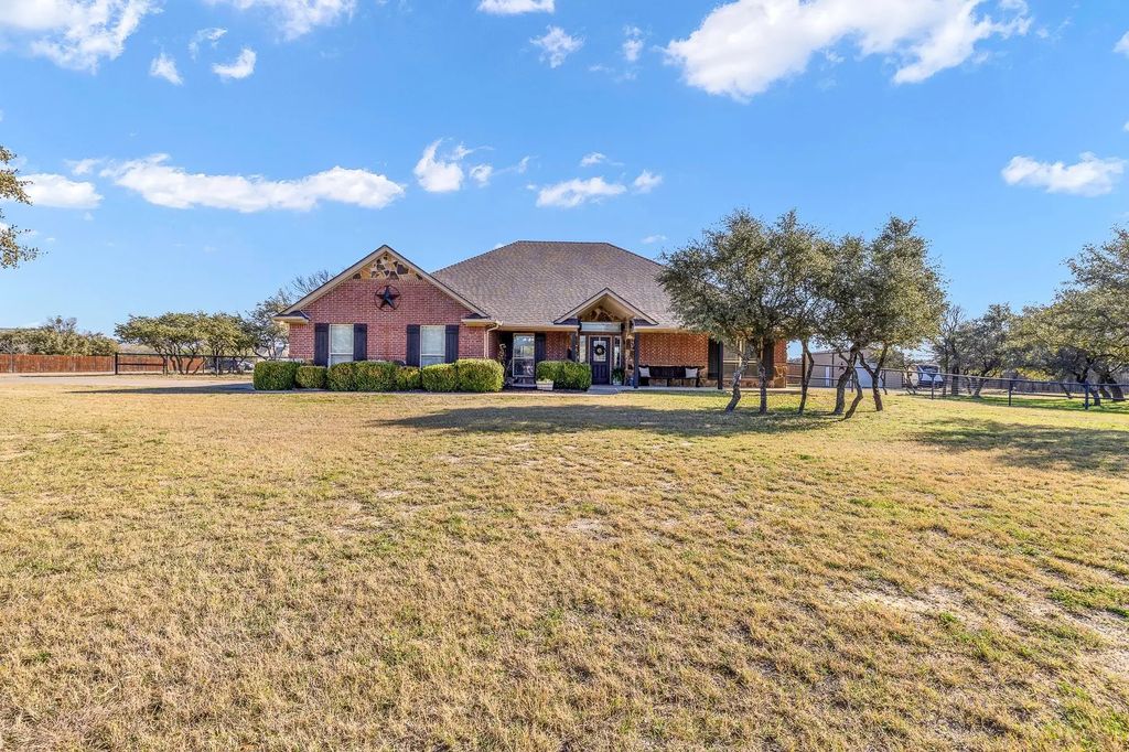 116 Miramar Circle, Weatherford