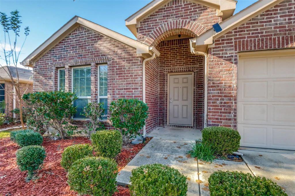 2020 Sterling Gate Drive, Heartland