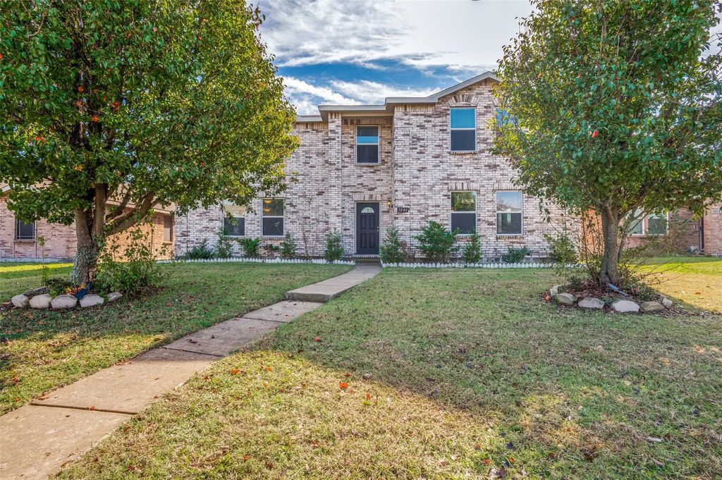 1046 Graystone Drive, Lancaster