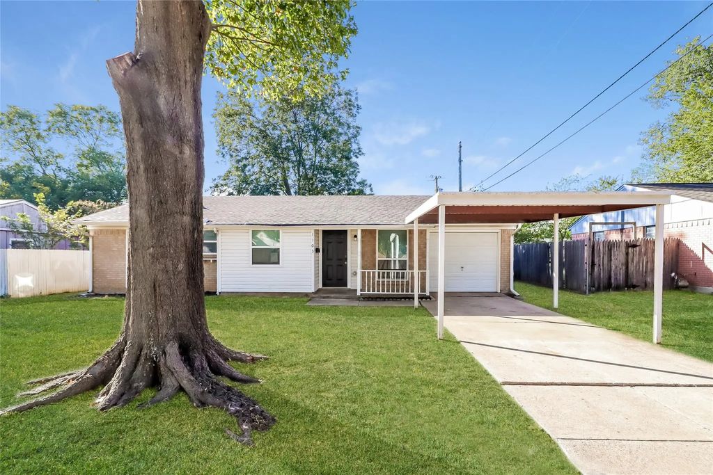 1103 Johns Drive, Euless