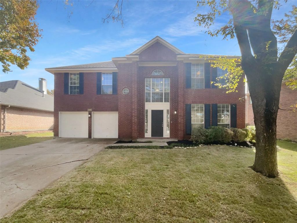 5420 Blue Water Lake Drive, Fort Worth