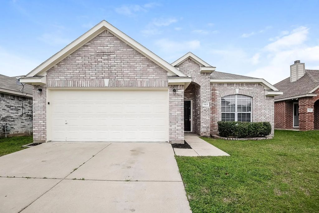 7417 Snow Ridge Drive, Fort Worth