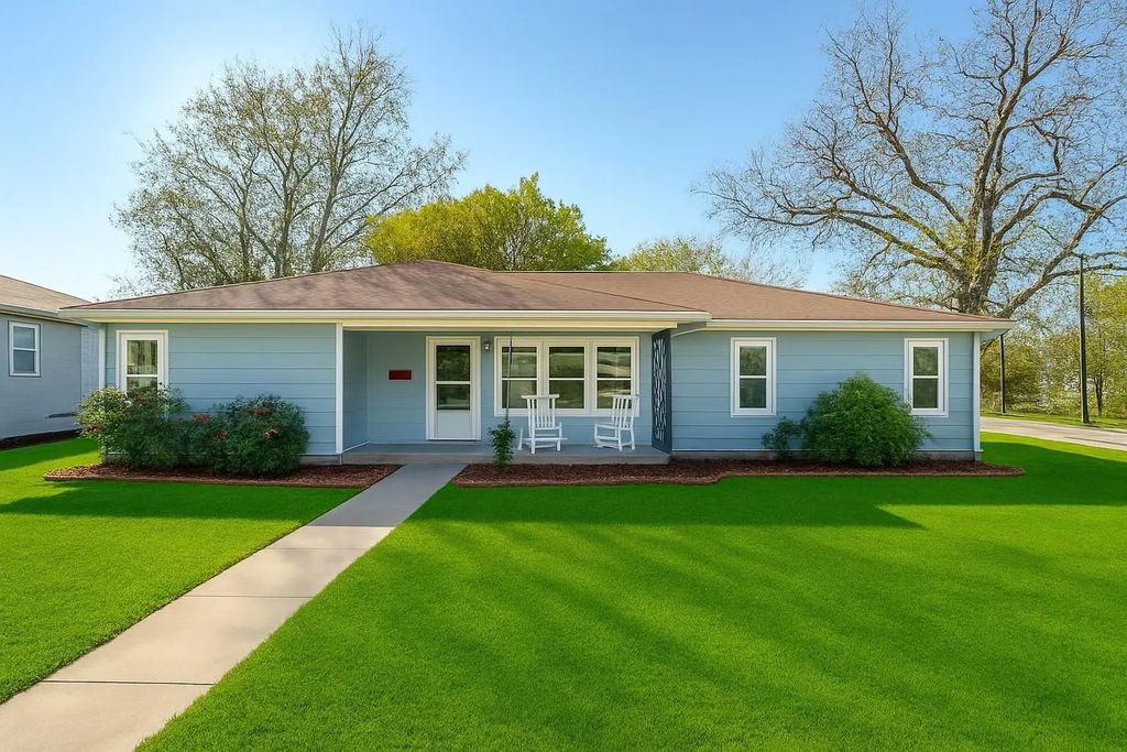 1000 E Walnut Street, Hillsboro