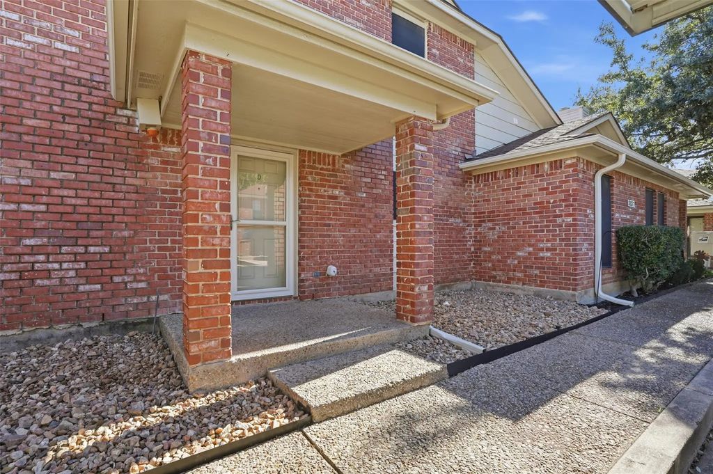 3137 Sappington Place D, Fort Worth