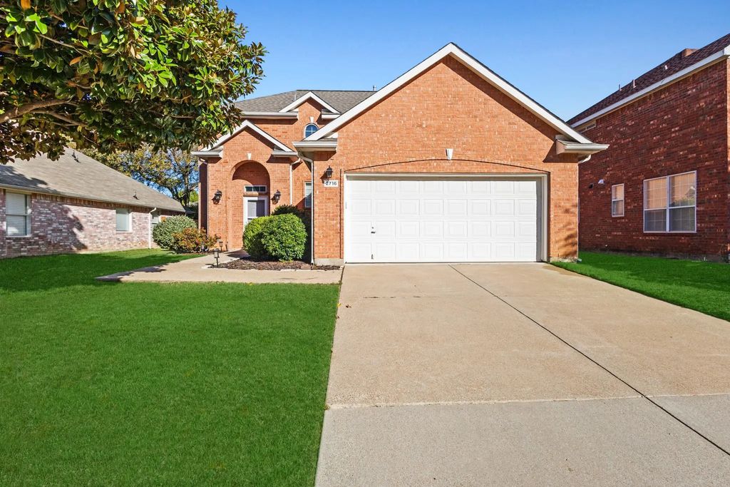2716 Chatsworth Drive, Grapevine