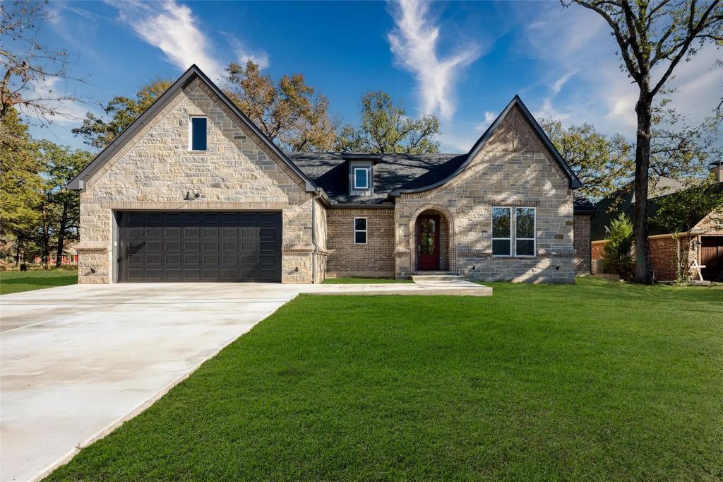 115 Enchanted Drive, Enchanted Oaks
