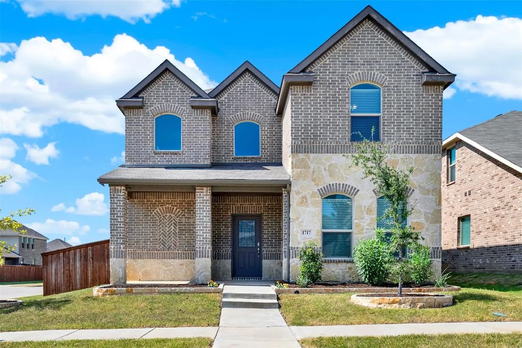 1717 Wayne Lane, Celina