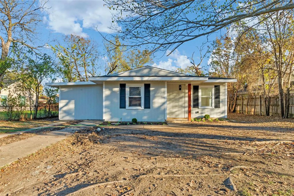 3709 S Hughes Avenue, Fort Worth