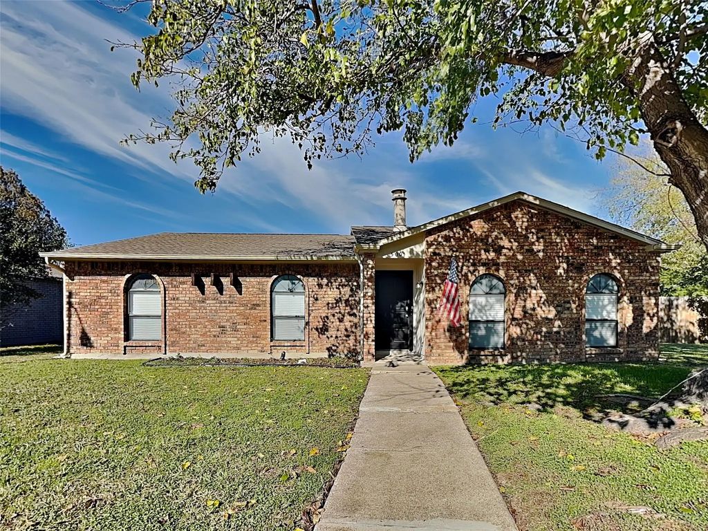 5001 Oregon Court, Grand Prairie