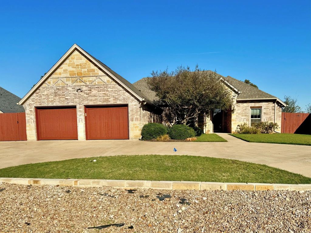 2918 Willow Ridge Circle, Granbury