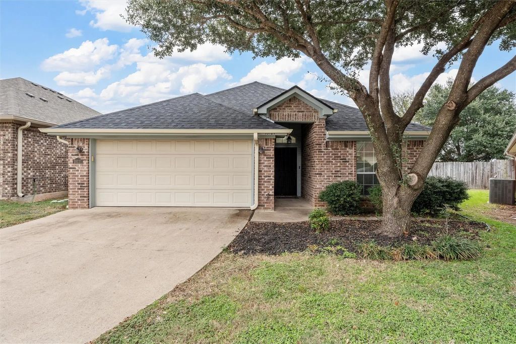 10121 Colony Drive, Waco