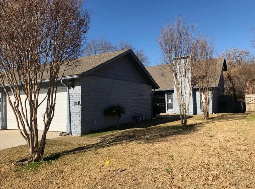 2207 Heritage Circle, Carrollton