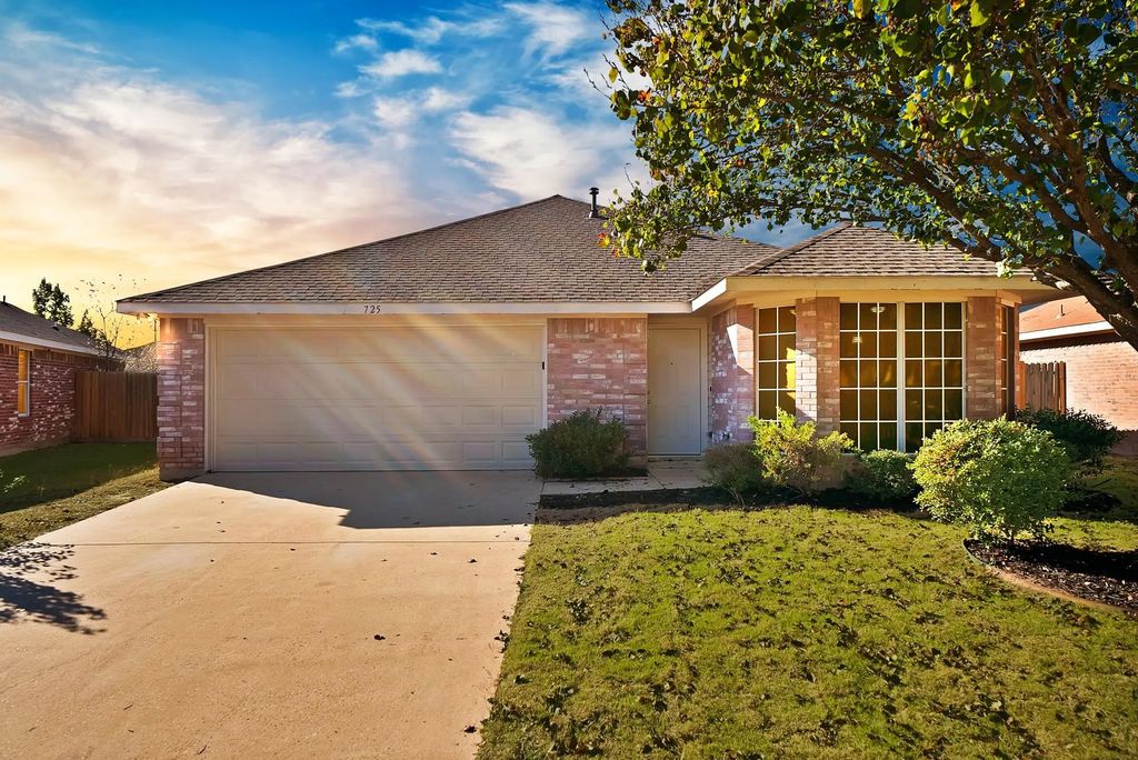 725 Azalea Lane, Cedar Hill