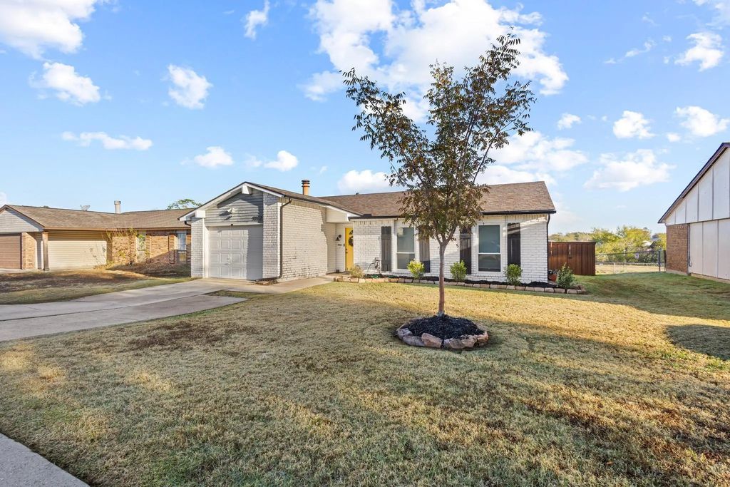 5552 Russell Drive, The Colony