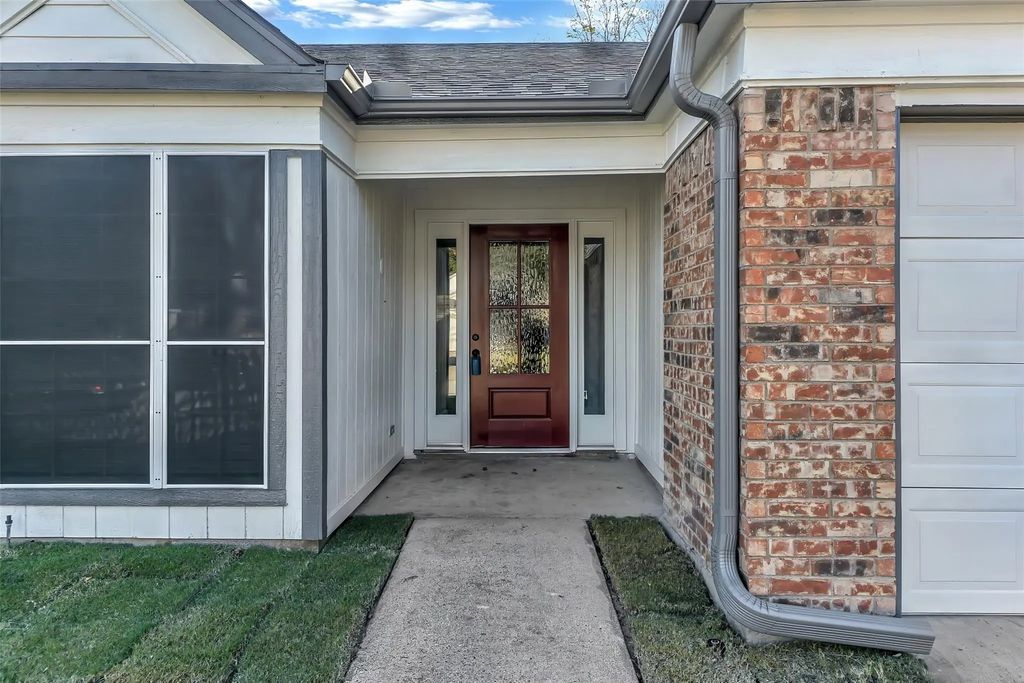 2549 Creekwood Lane, Fort Worth