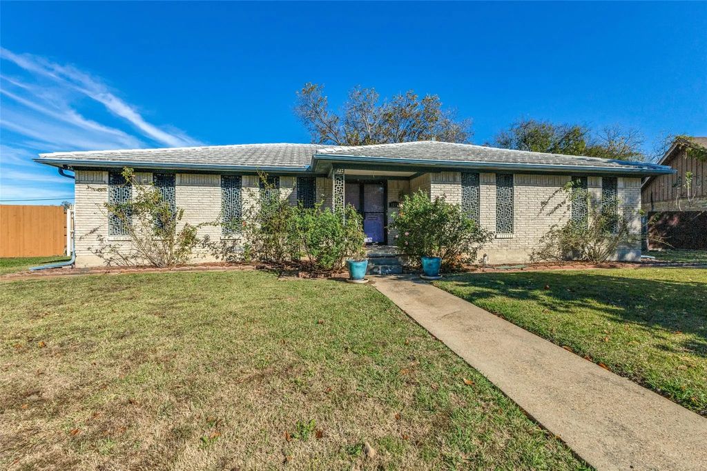 2271 Homeway Circle, Dallas