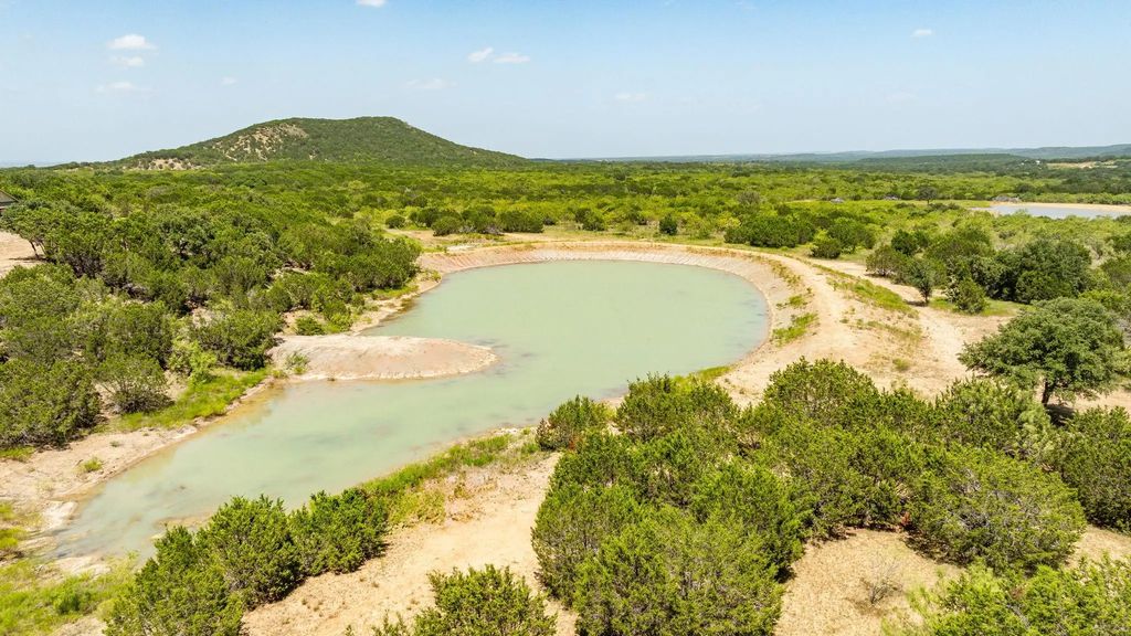 1473 Highway 16 S, Strawn