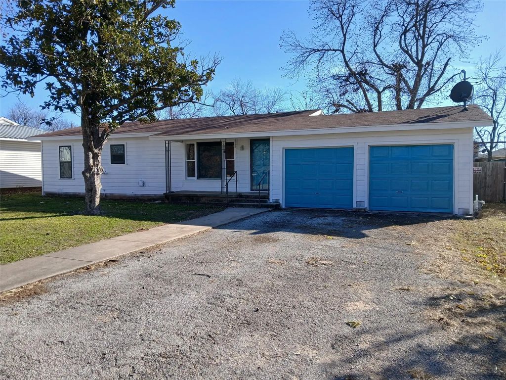 202 Roselawn Street, Coleman