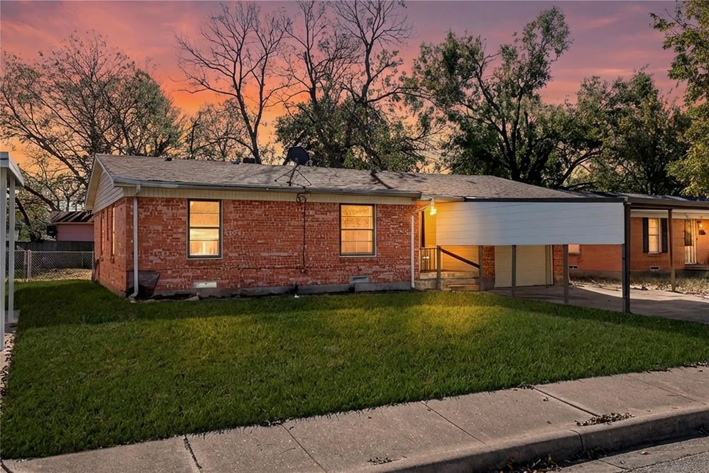 1406 Ridgeview Street, Mesquite