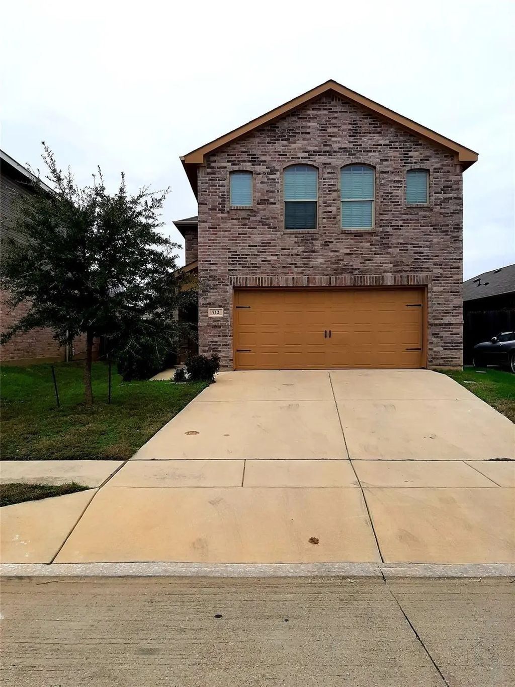 712 River Hill Lane, Fort Worth