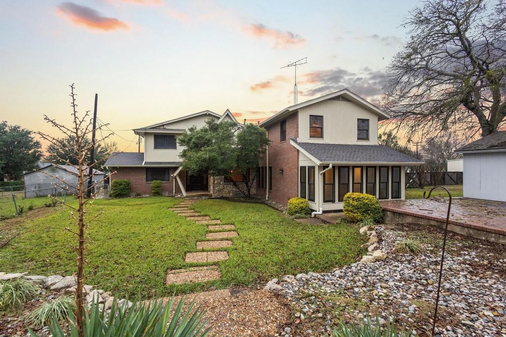 202 S Santa Fe Street, Wolfe City