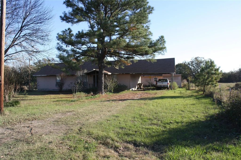 27973 Kingswood Road, Kemp