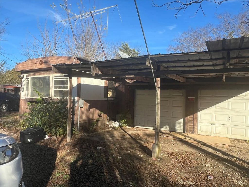 207 Mill Street, Lone Oak