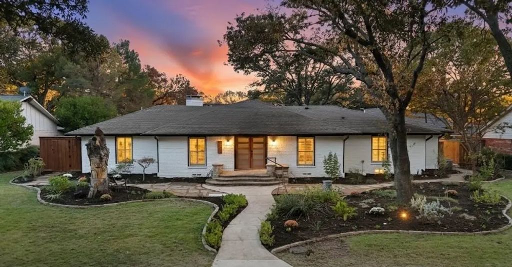 7736 Woodstone Lane, Dallas