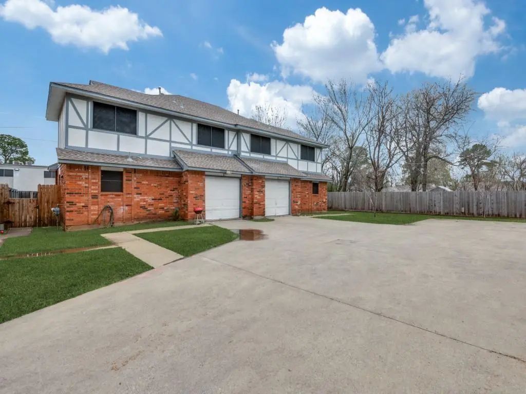 1204 English Street, Irving