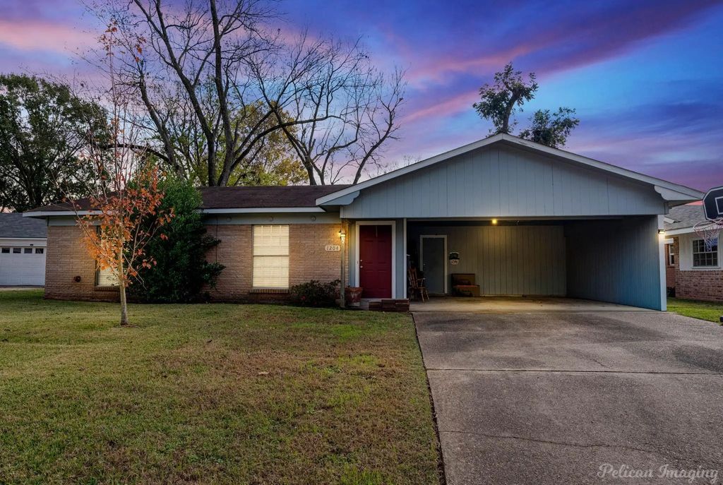 1204 Evangeline Circle, Bossier City