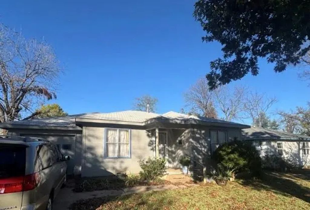 1613 James Drive, Garland