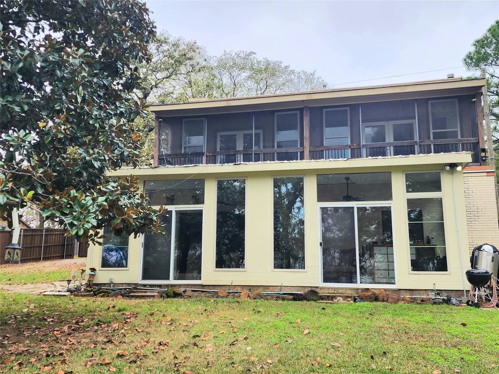 546 Jay Street, Shady Shores