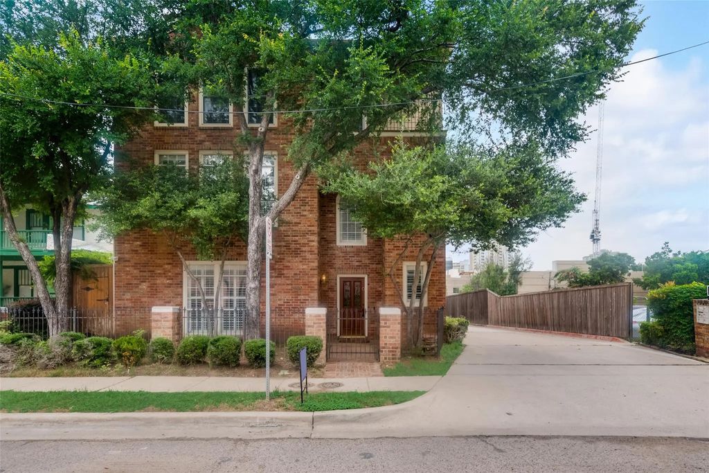 3207 Cole Avenue A, Dallas
