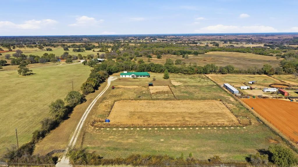 9150 Colony Road, Tolar