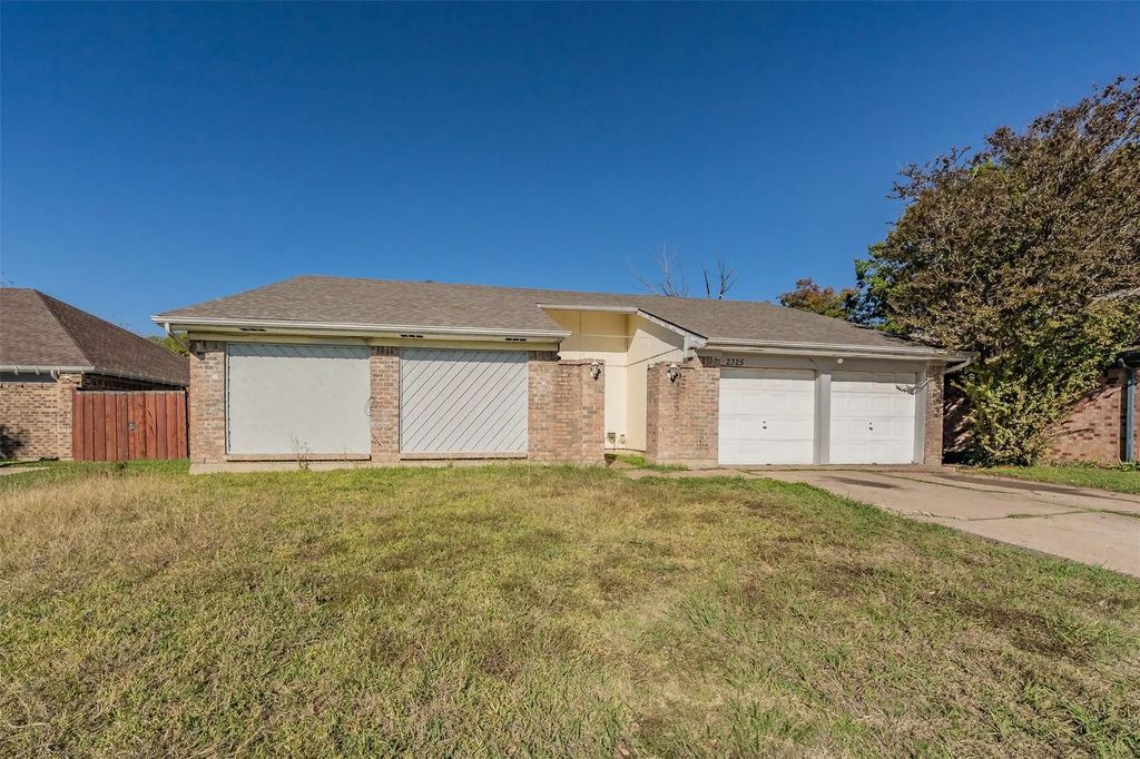 2325 Busch Drive, Arlington