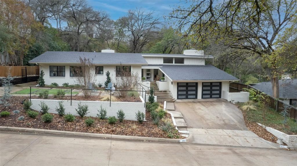 3821 Harlanwood Drive, Fort Worth
