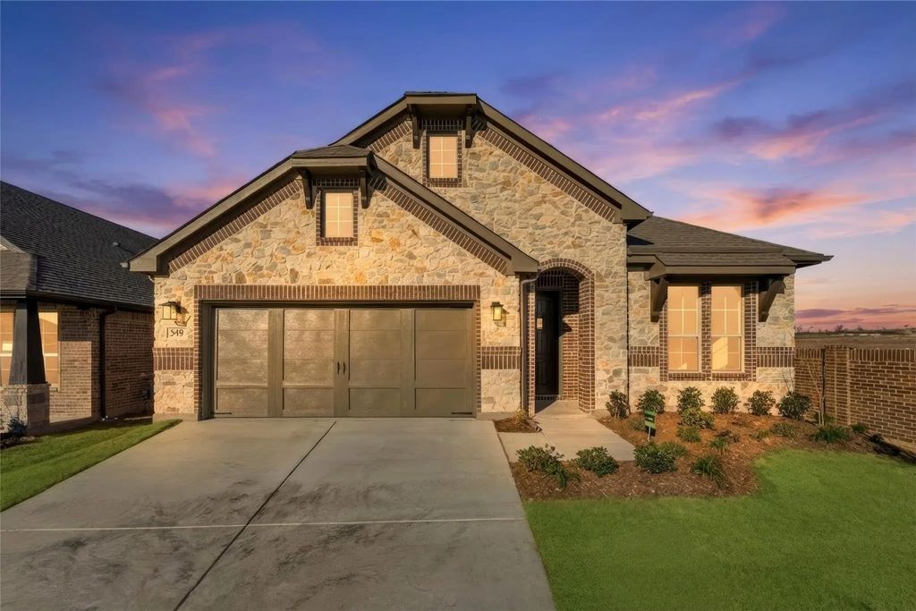 549 Pickett Creek Drive, Aledo