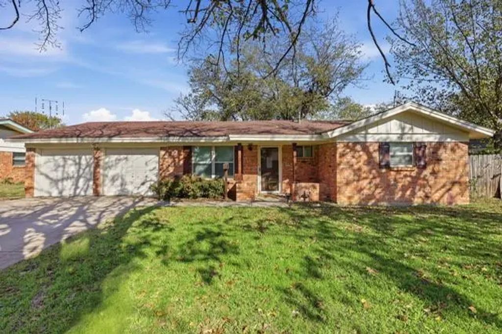 7409 Deaver, North Richland Hills