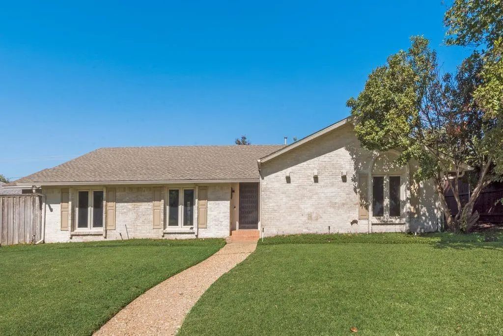 6639 Winterwood Lane, Dallas