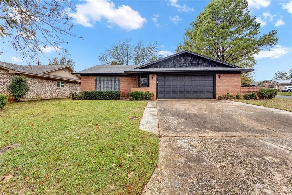 509 Dean Drive, Denison