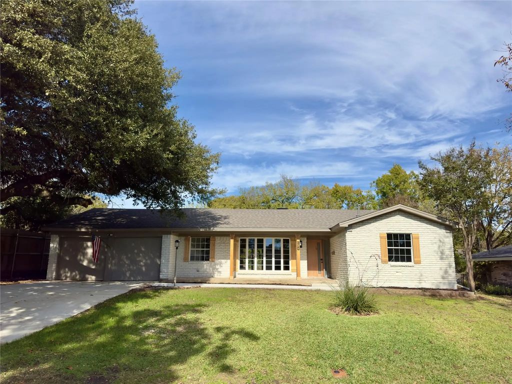 3720 Glenmont Drive, Fort Worth