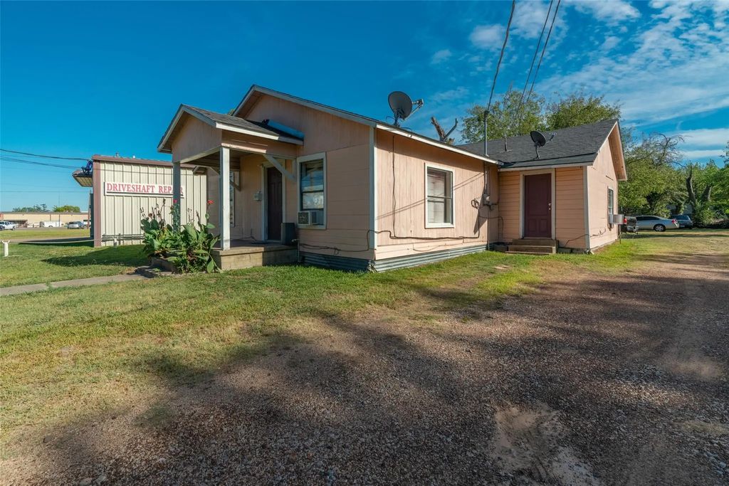 616 Main Street, Sulphur Springs