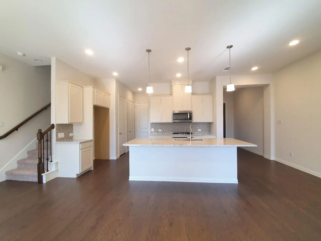 8286 Primrose Way, Dallas