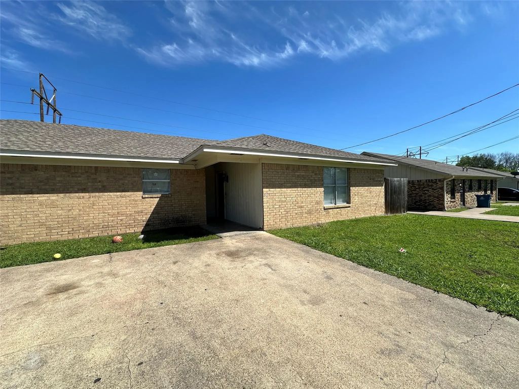 2101 Interurban Boulevard #a, Corsicana